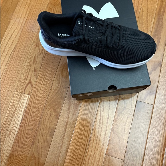 Under Armor Women’s Brand New Size 11 Sneakers - Picture 2 of 8